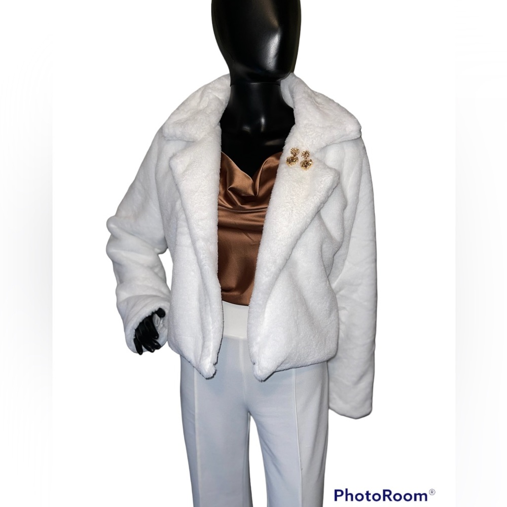Faux Fur Waist Jacekt - Picture 2 of 3